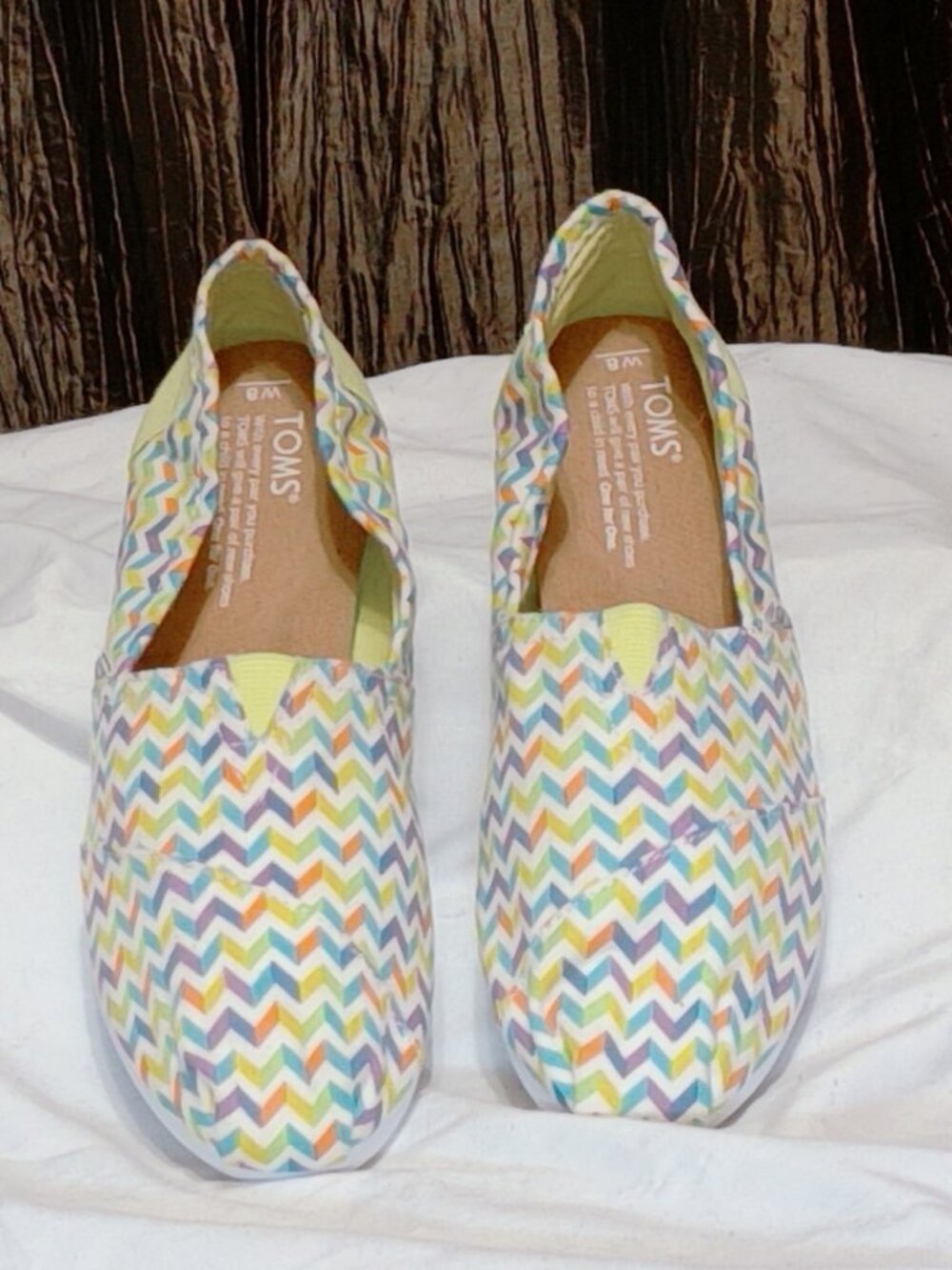 TOMS Women's Seasonal Classics Multi Canvas Chevron Loafers Size 8M